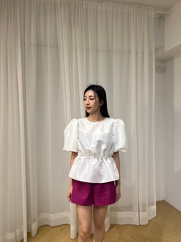 縮腰顯瘦澎袖上衣